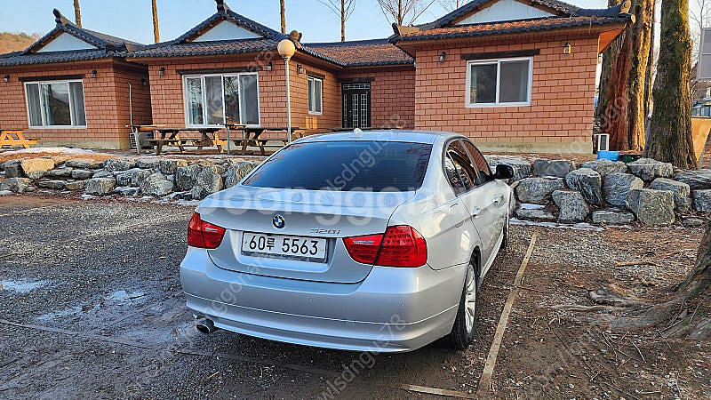 BMW E90 320i--4