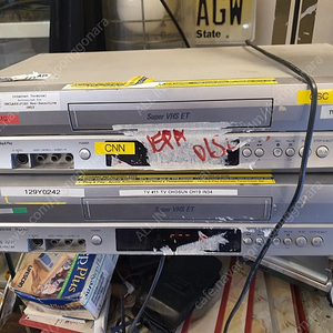 JVC 비디오플레이어 HR-S8010UM 두대 VHS