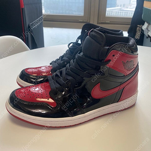 조던 1 레트로 하이 OG 페이턴트 브레드 (Jordan 1 Retro High OG Patent Bred)