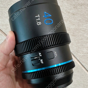 시루이 40mm T1.8 1.33x AF 아나모픽 (E마운트/블루 플레어) 렌즈 팝니다.