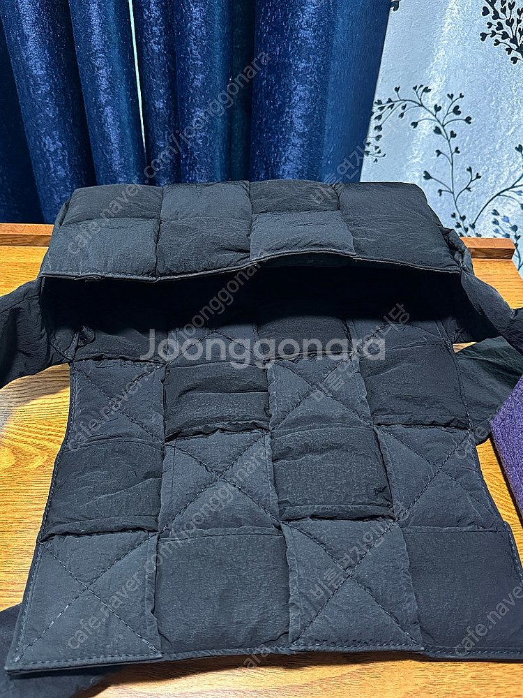 보테가베네타 패디드 카세트백 미디움 블랙--2