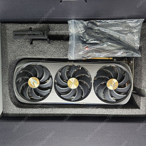 조탁 RTX 4090 AMP 익스트림 에어로