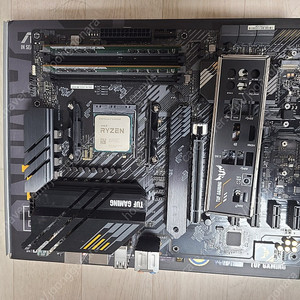 5700x3d ,b550,ddr4 16g 두개 묶음 판매힙니디