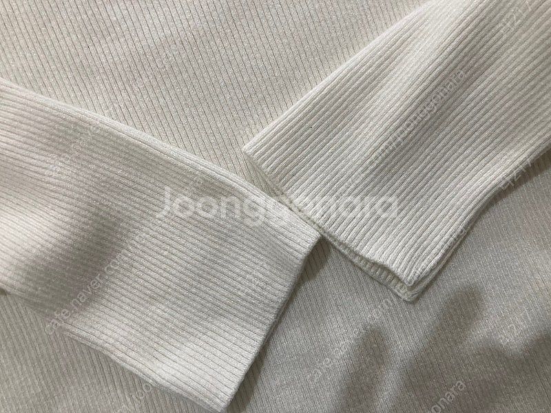 미쏘 언발숄더 스퀘어넥 니트 /아모멘토 낫띵리튼 던스트 더바넷 파사드패턴 리본빛 cos 문달 바이무드 그로브 킨다베...--5