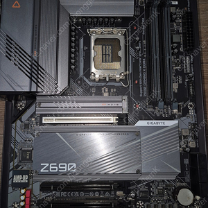 기가바이트 Gigabyte Z690 Gaming X D4 + 인텔 i5 12600K 팝니다.