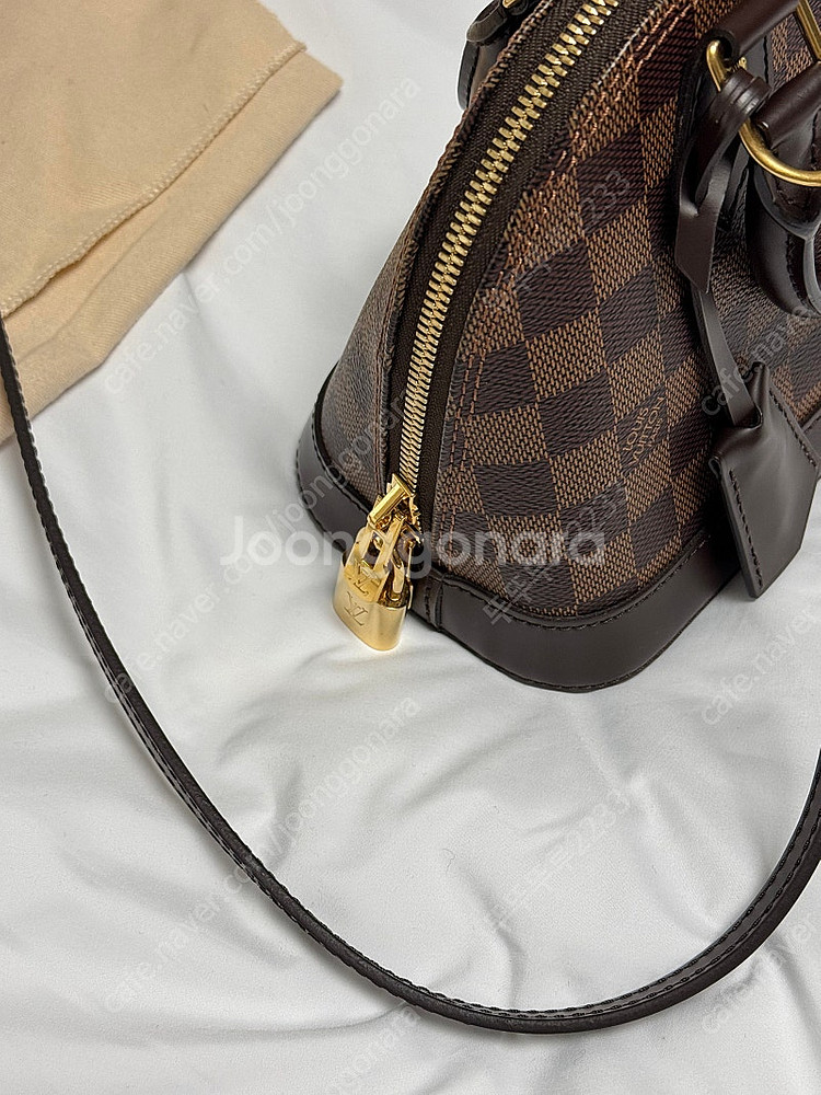 루이비통 알마bb 다미에 (거의 새상품)--4