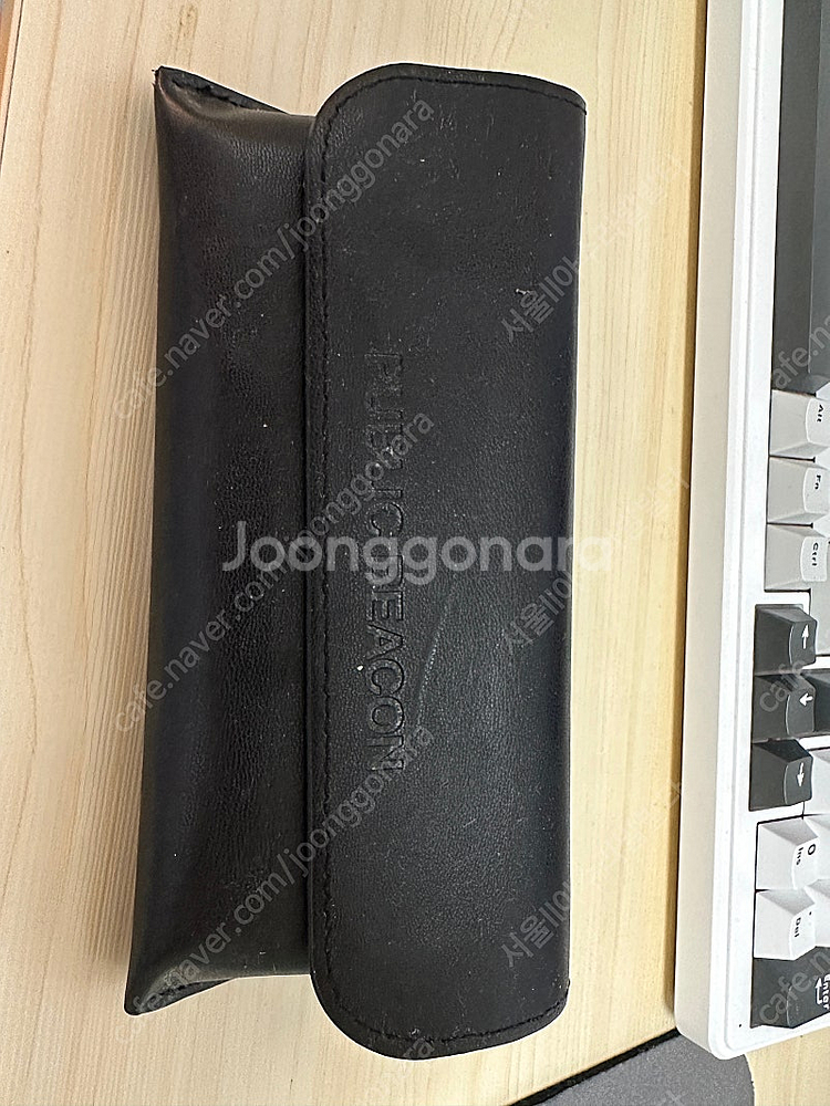 퍼블릭비컨 뮤지엄7 하금테(은색) 판매합니다--0