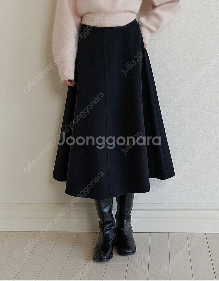 리엘 Noel flare skirt 노엘 플레어 스커트 리엘 노르딕 가디건 아이보리 일괄판매합니다--1