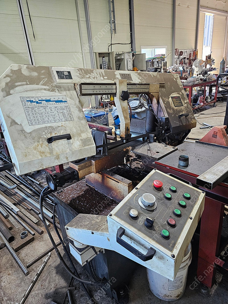 공작기계 선반 밀링 탭머신 텝드릴 밴드쑈 이미지