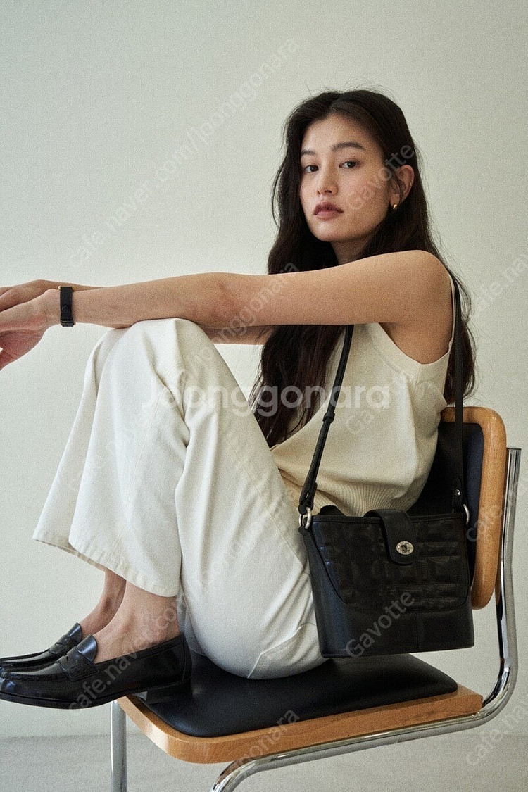 새상품) 에르베 클로드 퀼팅 버킷백--0