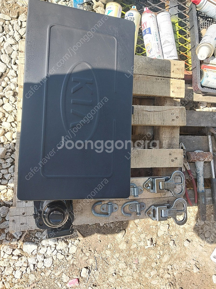 1톤화물차 하부공구함및 발판및 바걸이 작기--0