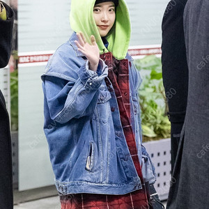 [정품] 발렌시아가 트윈셋 청 자켓 팝니다 (아이유 착용) BALENCIAGA PADDED GILET DENIM HOODED JACKET 트랙수트