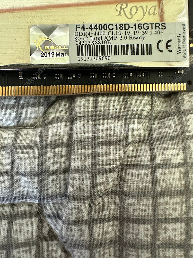 지스킬 로얄 DDR4 4400 CL18 16GB (8*...--1