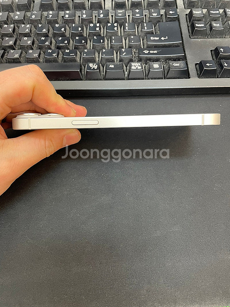 아이폰14 화이트 256GB 상태좋은 중고54만팝니다.--4