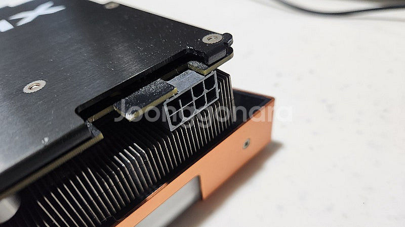 게인워드 피닉스 GTX1070 그래픽카드--3