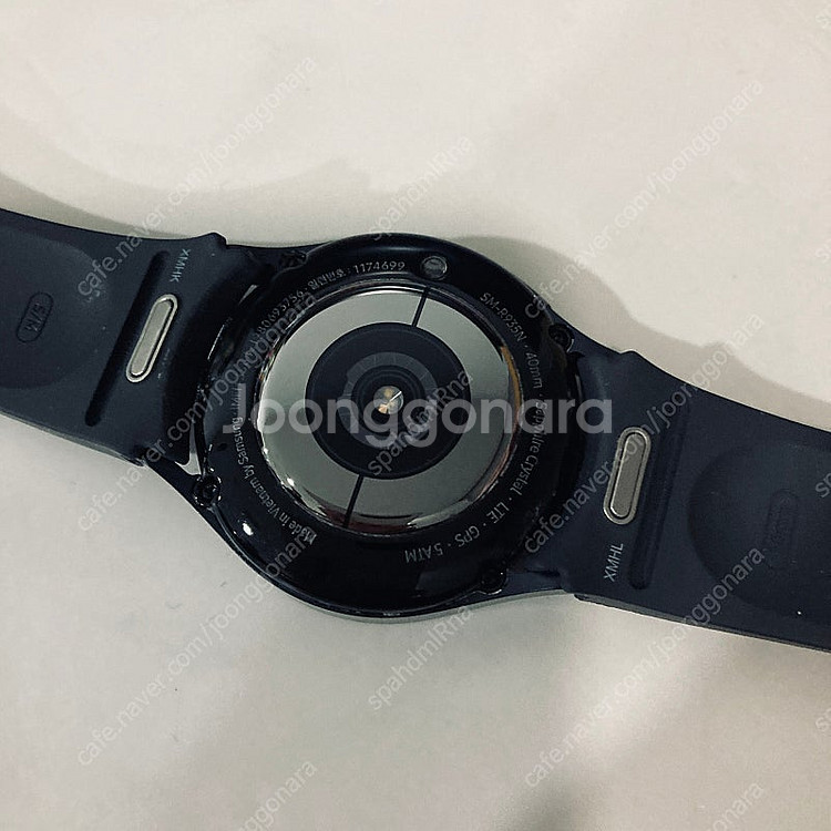 갤럭시 워치6 블랙 40MM 액정깨끗! 케이블포함 9만...--2