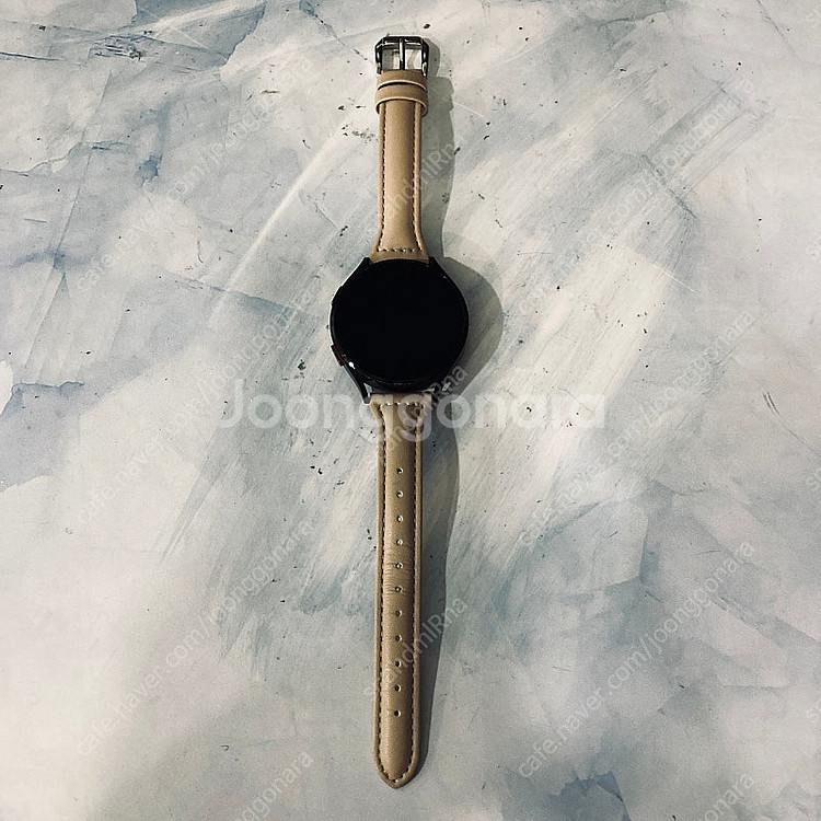 갤럭시 워치4 블랙 44mm 케이블포함 6만원 판매합니...--0