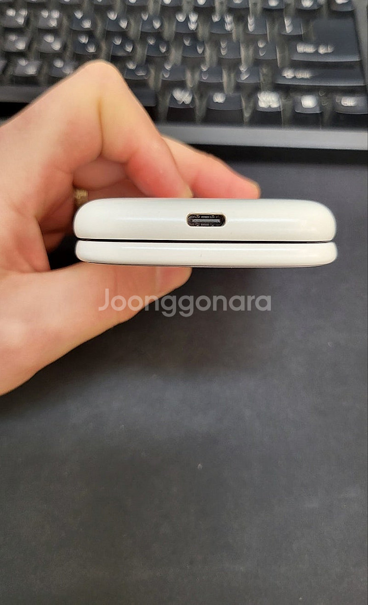 ALT스타일폴더 32GB 화이트 무잔상 상태좋은 중고9...--6