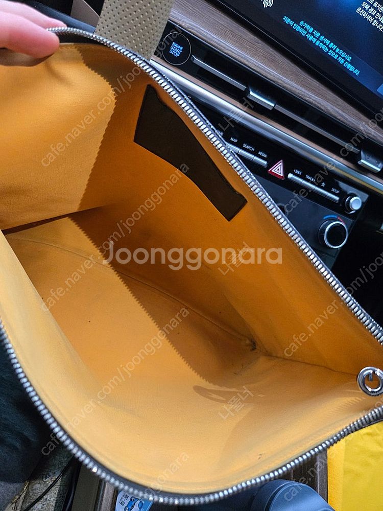 고야드 클러치백--4