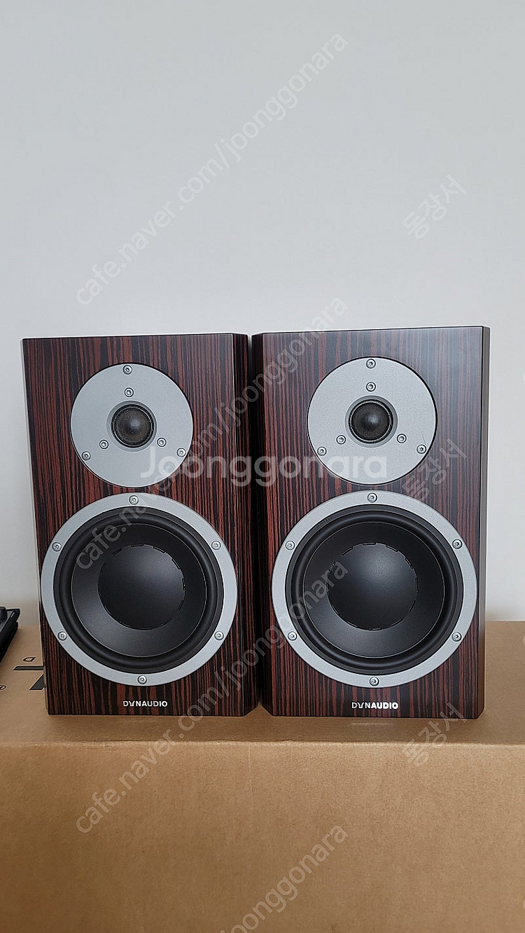 Dynaudio(다인오디오) Excite X18 북셀프...--0