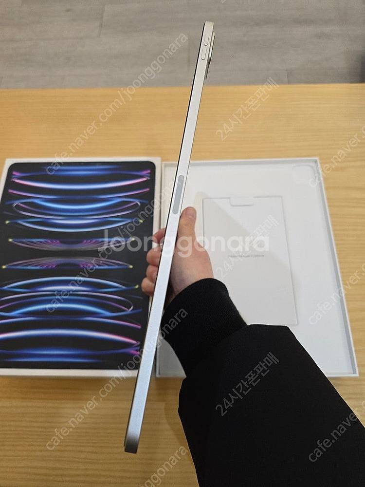 아이패드프로6세대12.9실버256gb M2칩 wifi판...--6