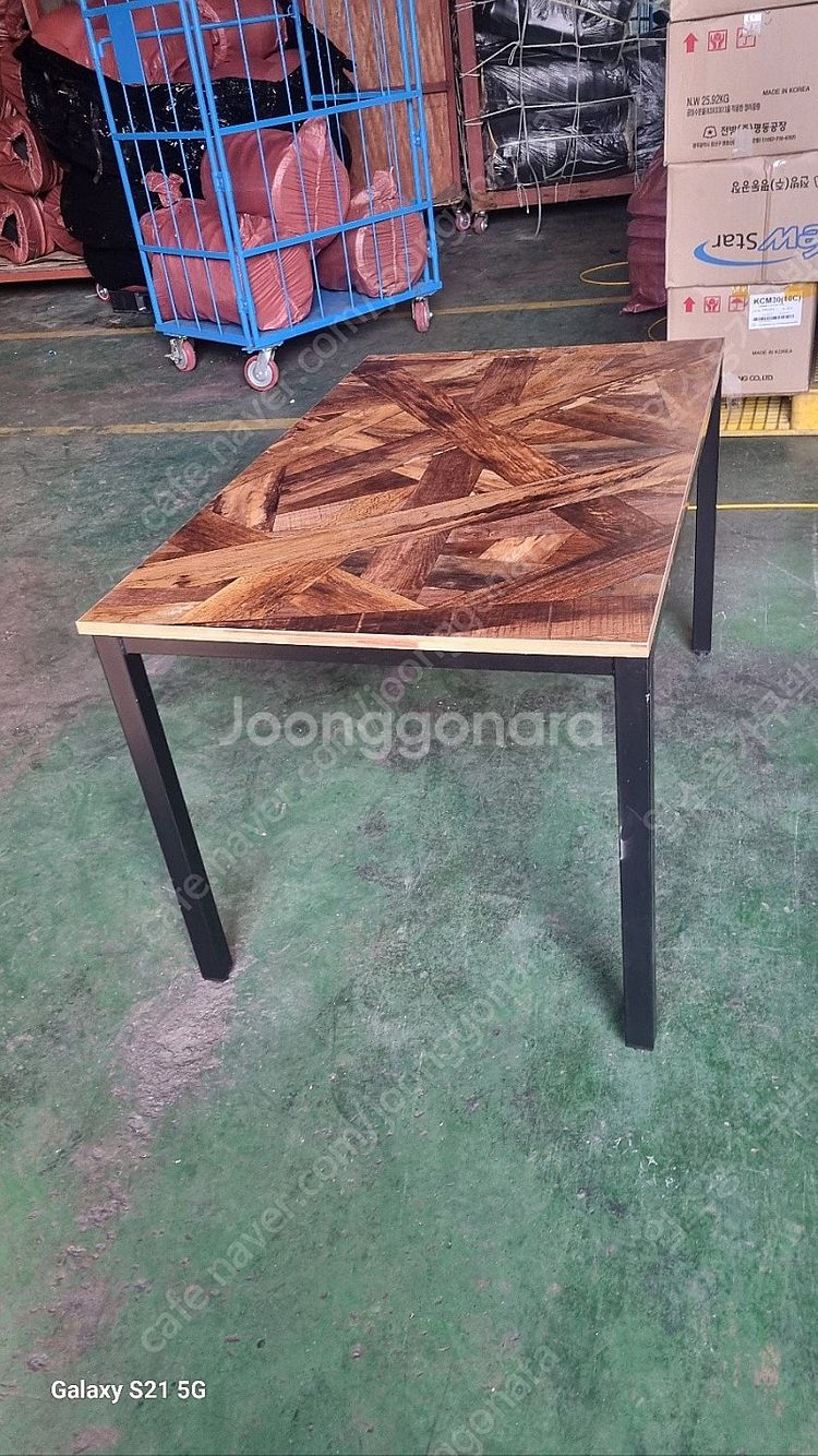 업소용 식탁 의자 테이블 함바 구내 식당 한식 마라탕 식탁 고기집 불판 자연목 4인용 원형식탁--8