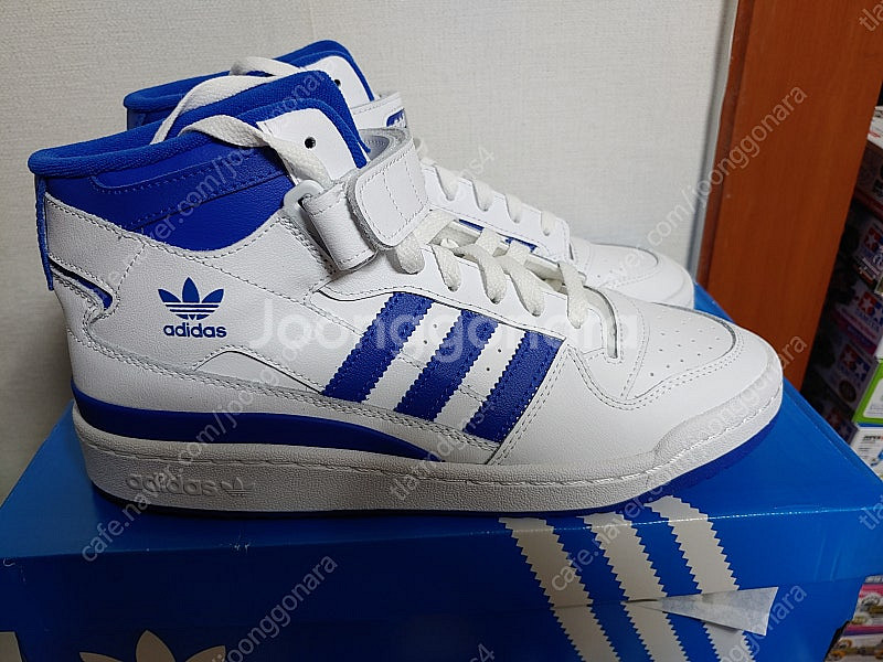 아디다스 포럼 미드 270mm(새상품, 화이트에 블루삼선)--3