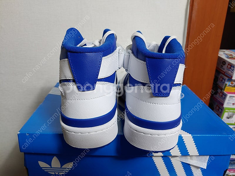 아디다스 포럼 미드 270mm(새상품, 화이트에 블루삼선)--7
