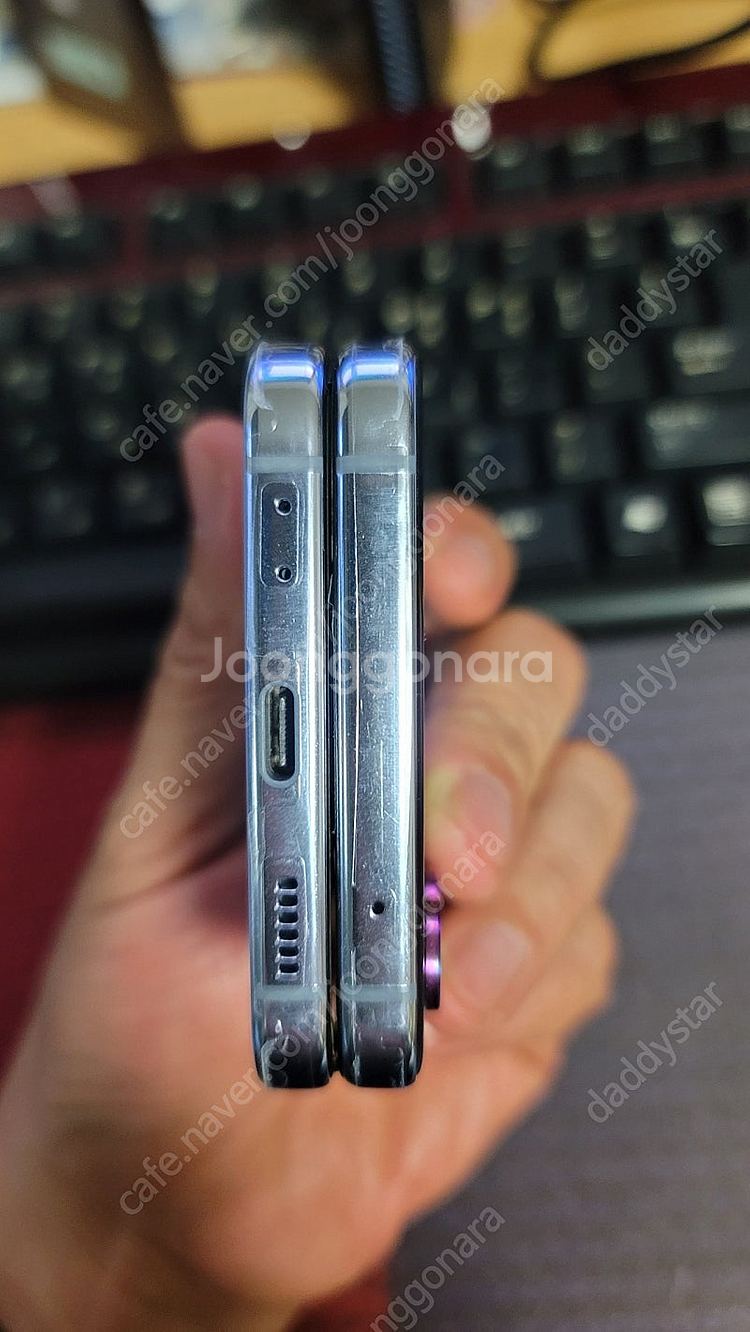 skt 갤럭시 z플립4 512g 블루 25만원 판매합니...--7
