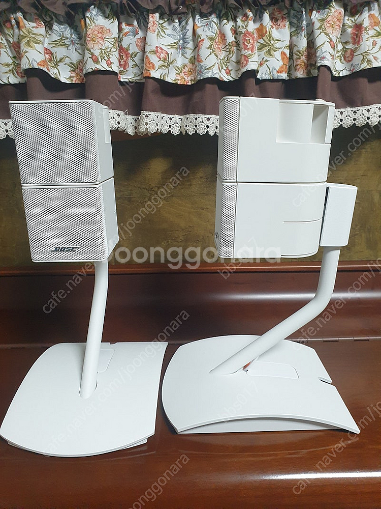 Bose 보스 쥬얼큐브(흰색) 스탠드포함.--1