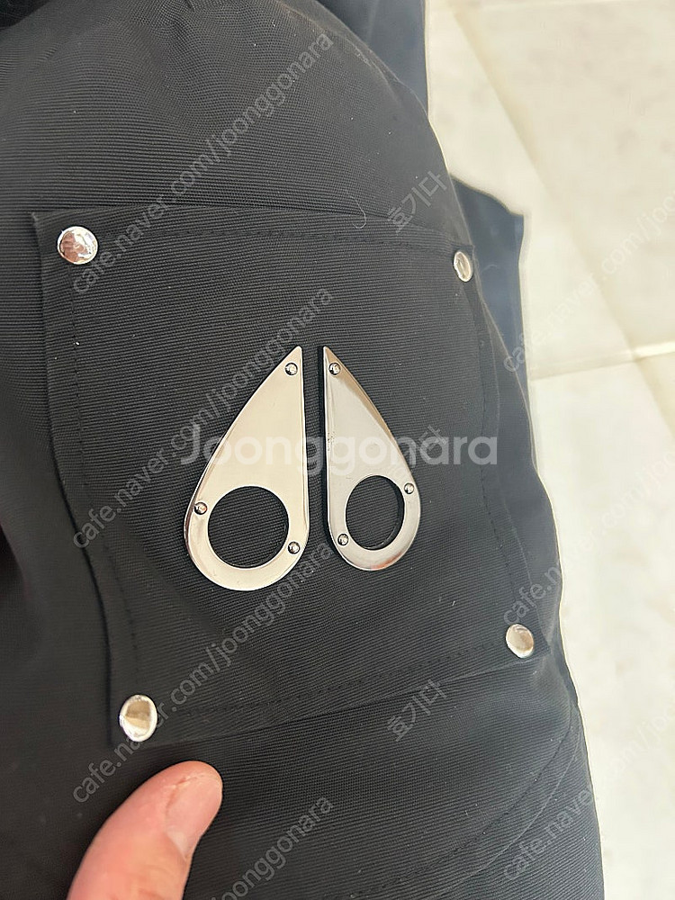무스너클 발리스틱 봄버 패딩 (A급)블랙 팝니다--4