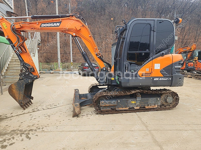 중고굴삭기 두산 DX65 2020년식 2,260시간 가...--0