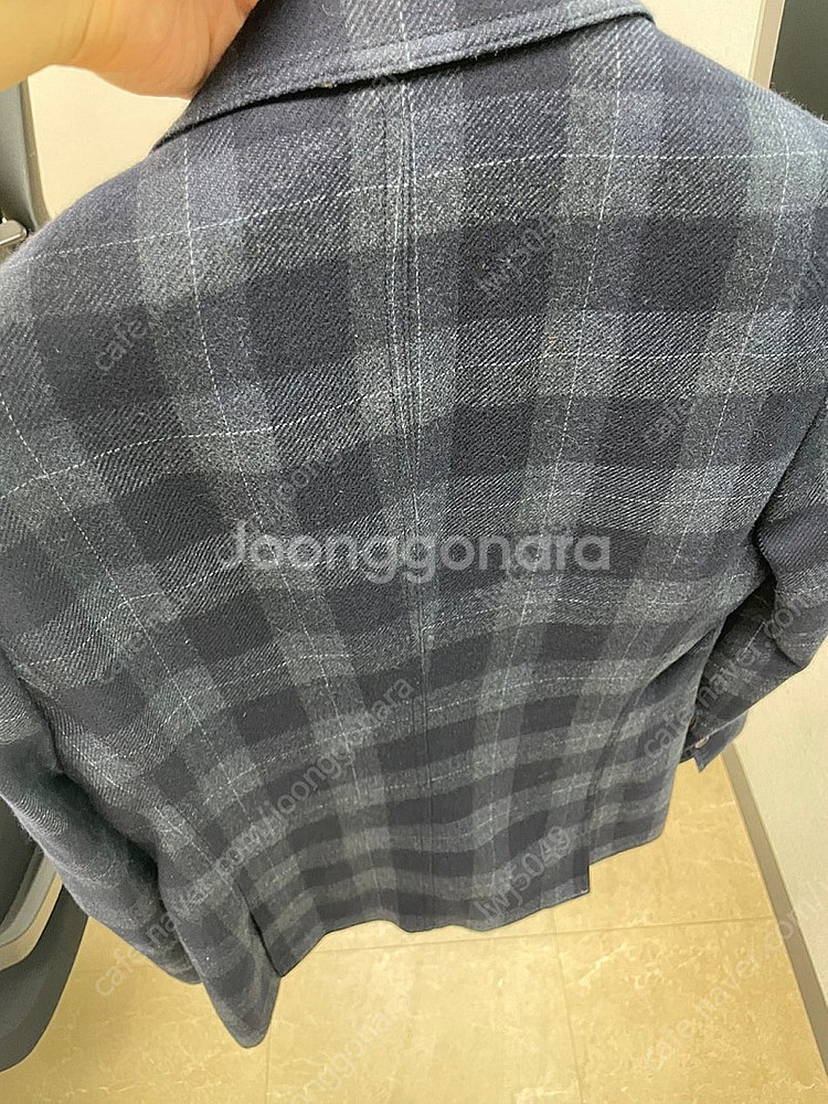 지이크 네이비 체크 모직 자켓 판매합니다.--1