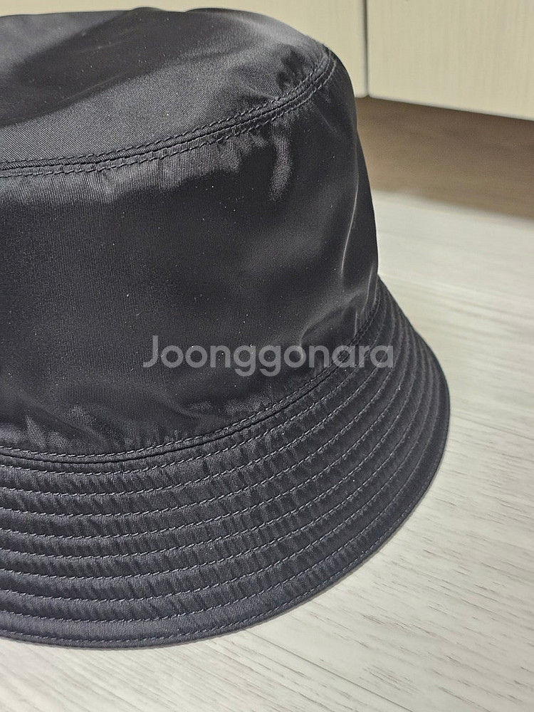 정품 남여공용 프라다 리나일론 버킷햇 M(58cm)--3