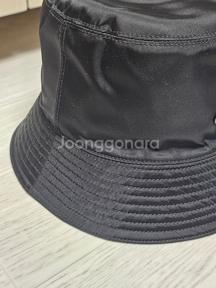정품 남여공용 프라다 리나일론 버킷햇 M(58cm)--4