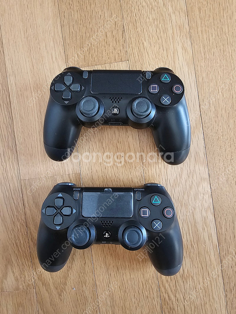 PS4 Pro 데스스탠딩 에디션 및 기타 정품 팝니다.--2