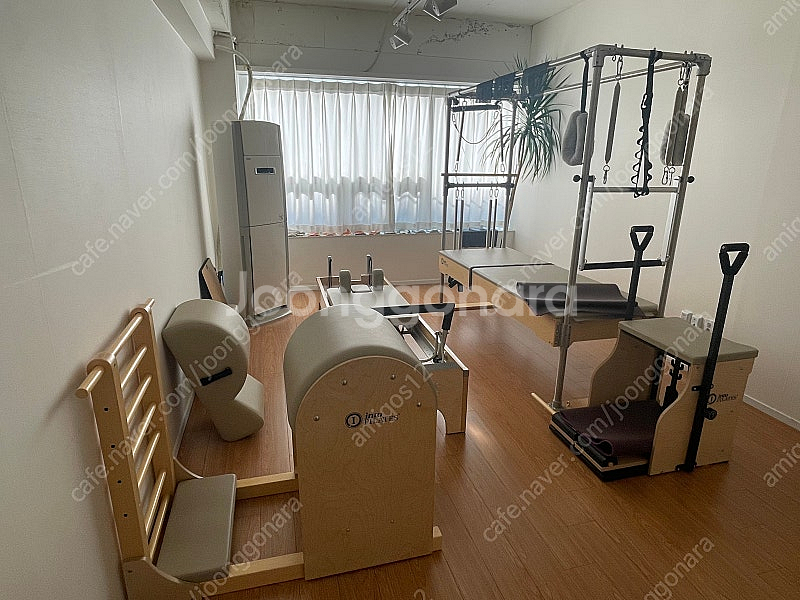 인투필라테스 기구4종 일괄판매합니다(캐딜락.리포머.체어.바렐) 샌드베이지색--0