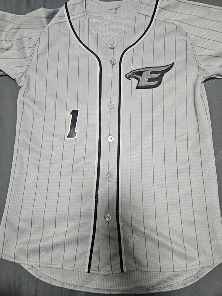 한화 문동주 유니폼 팝니다--0