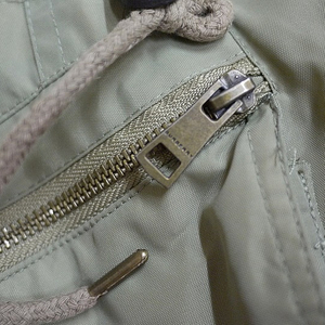 버버리 구스 다운 (33만원) 90 사이즈 BURBERRY