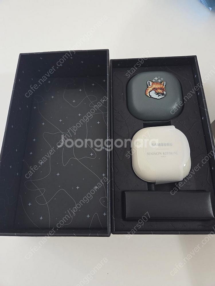 갤럭시 버즈2 메종키츠네 에디션--1