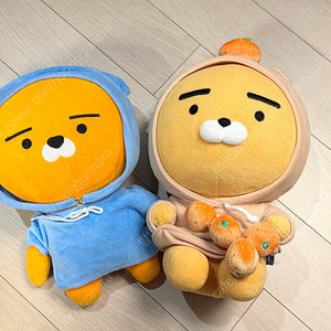 카카오프렌즈 라이언 인형 2개 (제주 에디션 포함)