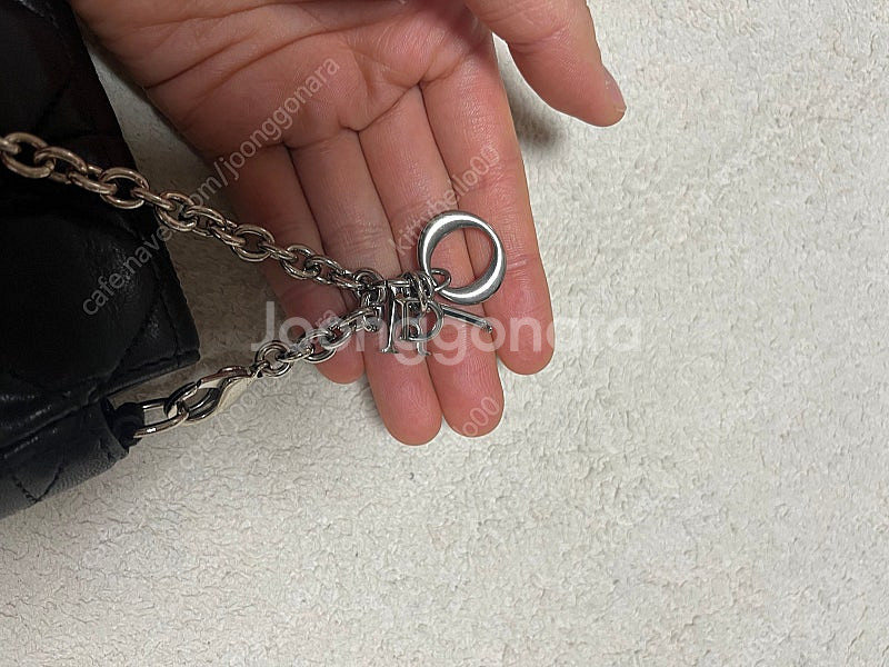 디올 빈티지 까나쥬 체인 숄더백 판매합니다--9