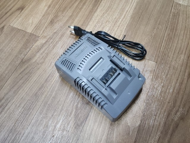 아임삭 배터리 충전기(14.4V~21.6V)--0