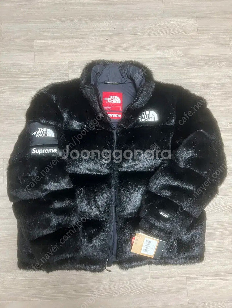 슈프림 노스페이스 퍼 눕시 자켓 블랙 20FW 라지--0