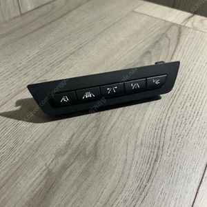 BMW F10 5as 스위치 구합니다