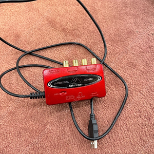 오인페 behringer UCA222
