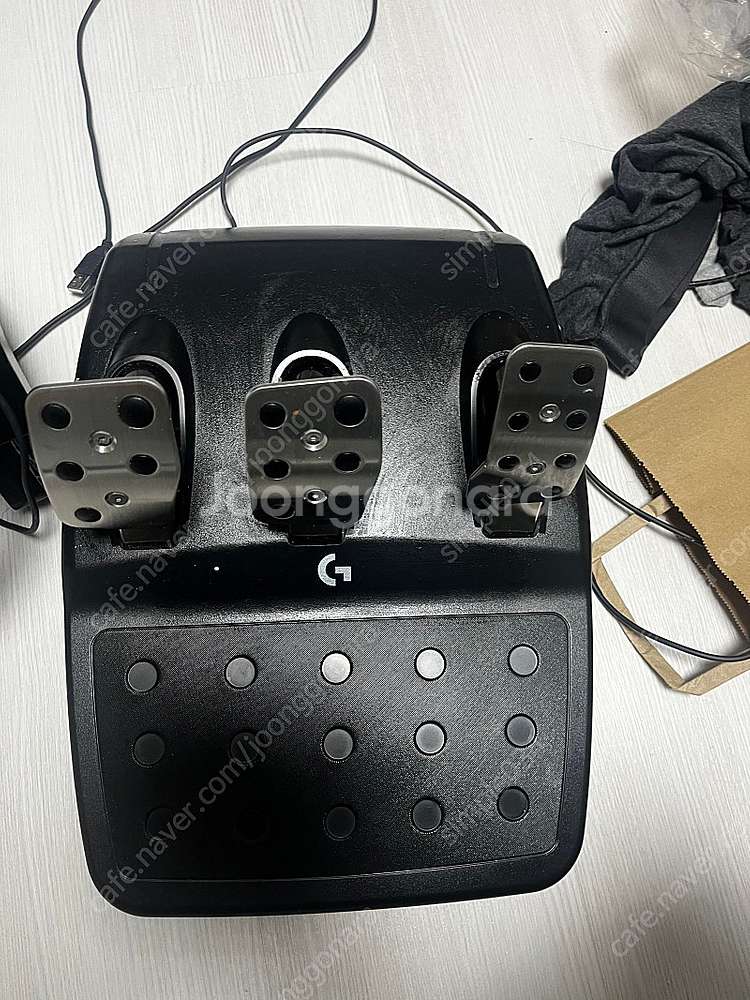 로지텍 G923 레이싱휠+페달+시프터 팝니다--5