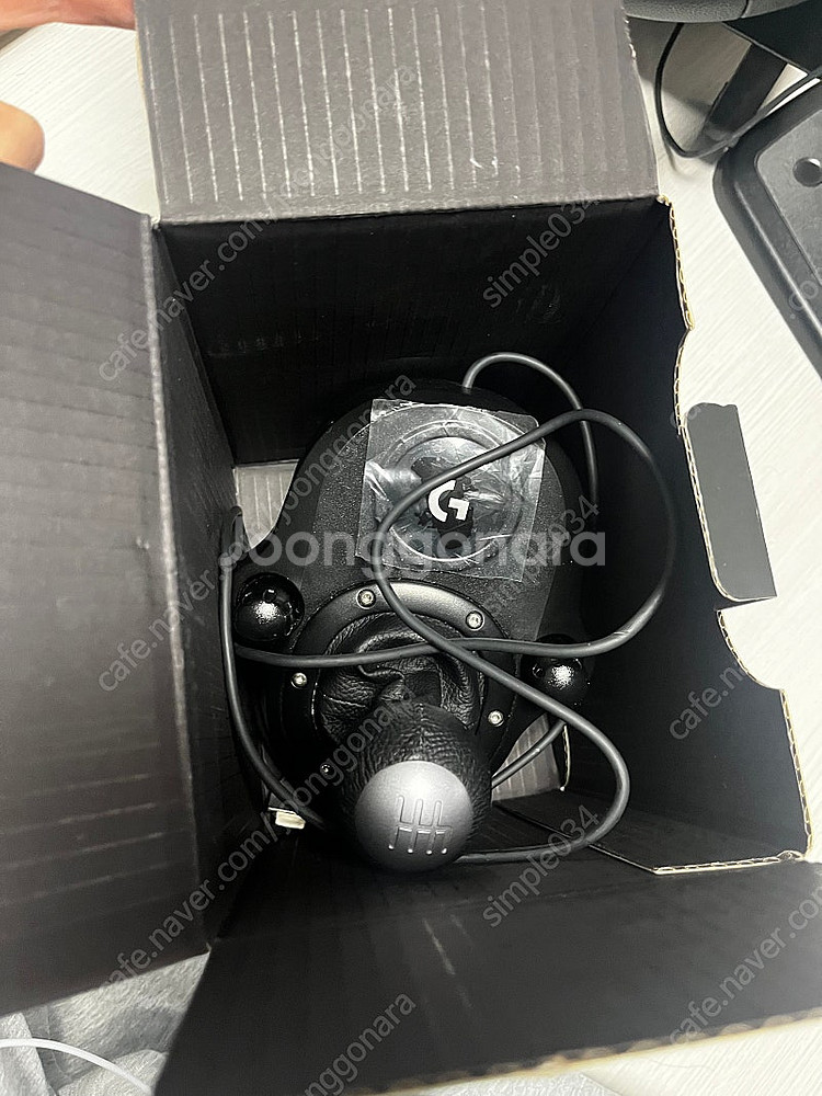 로지텍 G923 레이싱휠+페달+시프터 팝니다--9