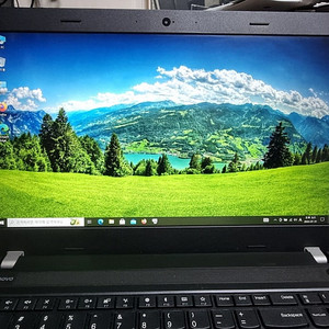 Lenovo ThinkPad E570 15.6" Laptop Computer (Intel 7th Gen Core i5-7200U 2.5GHz, 8GB DDR4, 256GB SSD