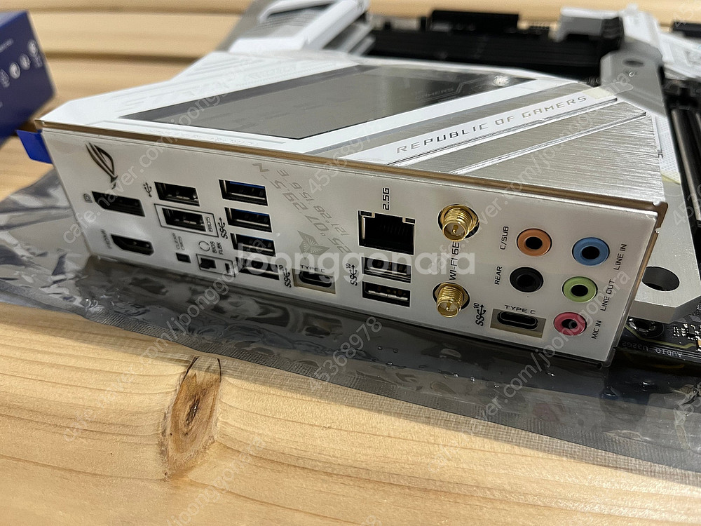 ASUS Z690-A STRIX D4 팝니다 (직거래만...--1